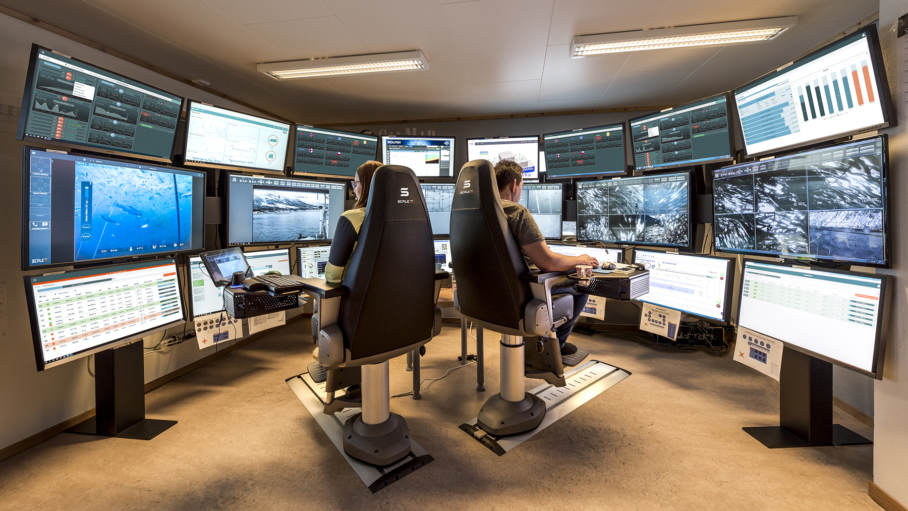 Two work stations in Lysnes remote feeding center_web